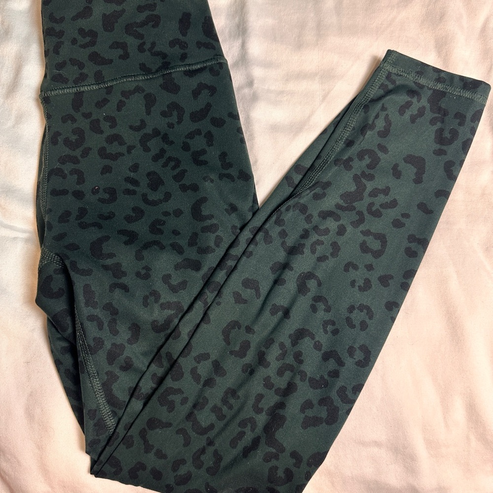 Zobha Green and Black Leopard Print Leggings